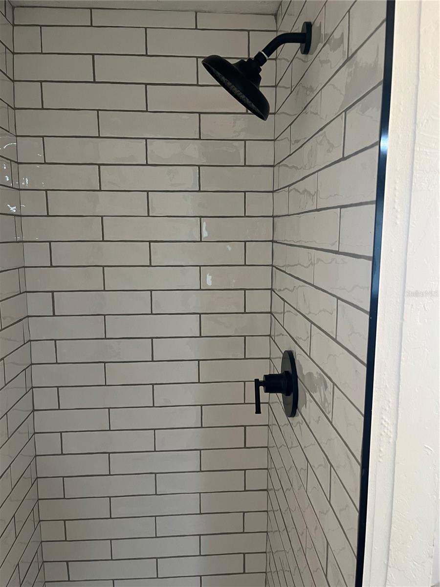 Image 43 of 51 For 945 13th Street N