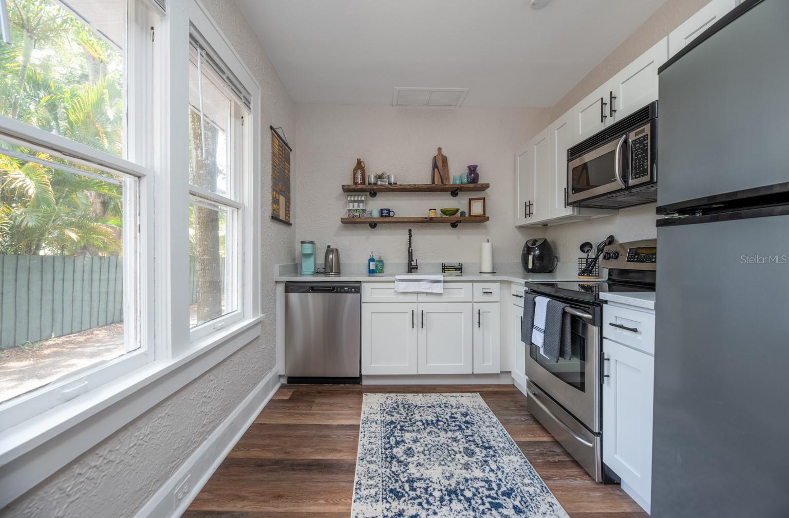 Image 9 of 51 For 945 13th Street N