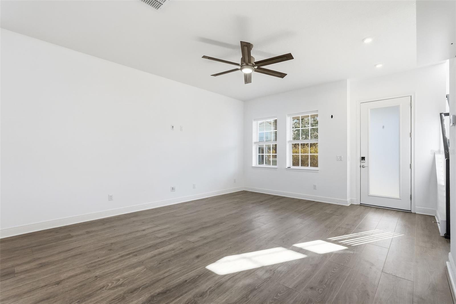 Image 11 of 49 For 12837 Salk Way