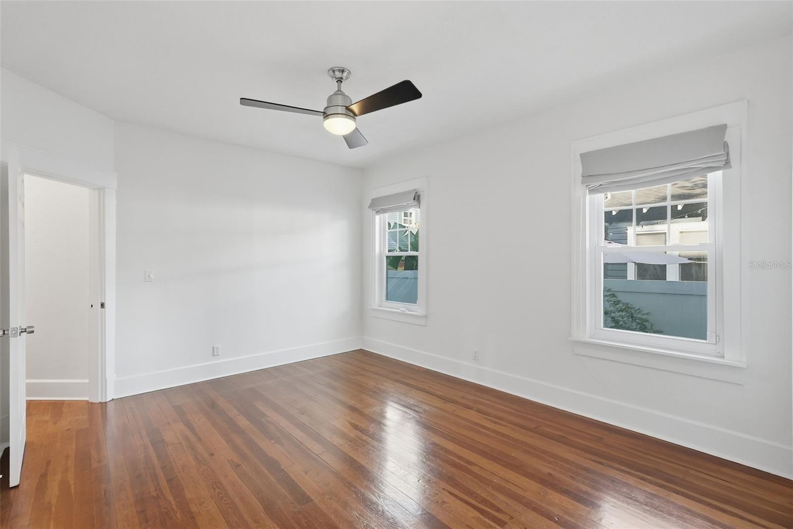 Image 12 of 27 For 2059 Burlington Avenue N