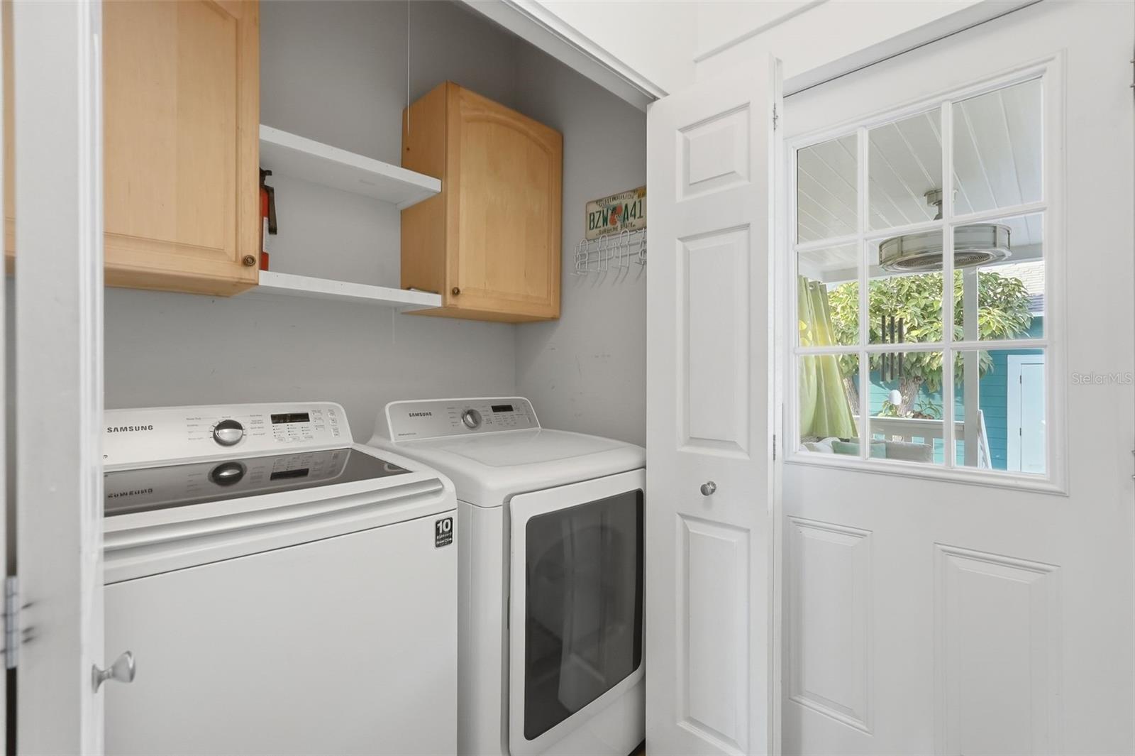 Image 18 of 27 For 2059 Burlington Avenue N