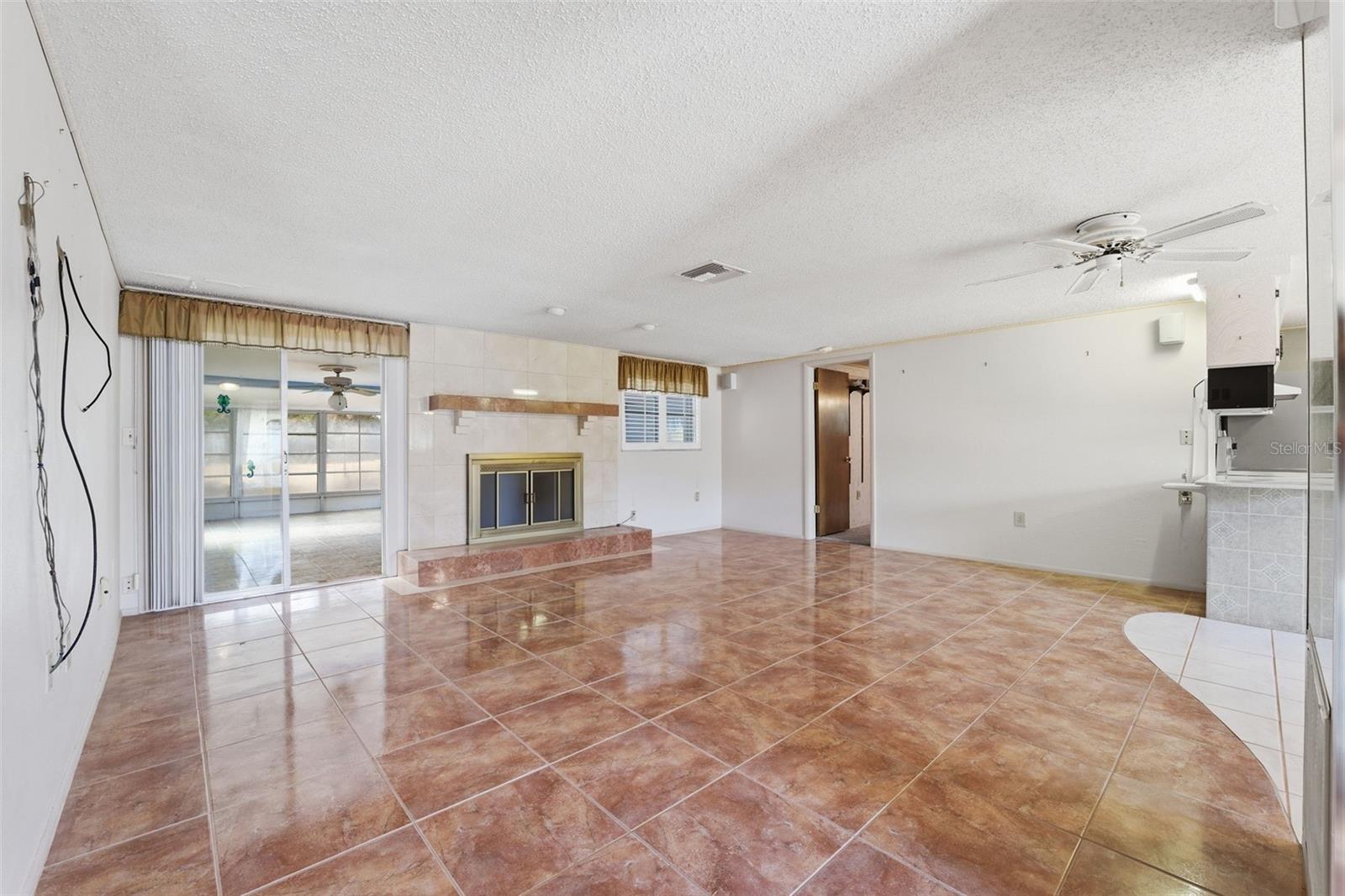 Image 8 of 41 For 15847 Adobe Drive