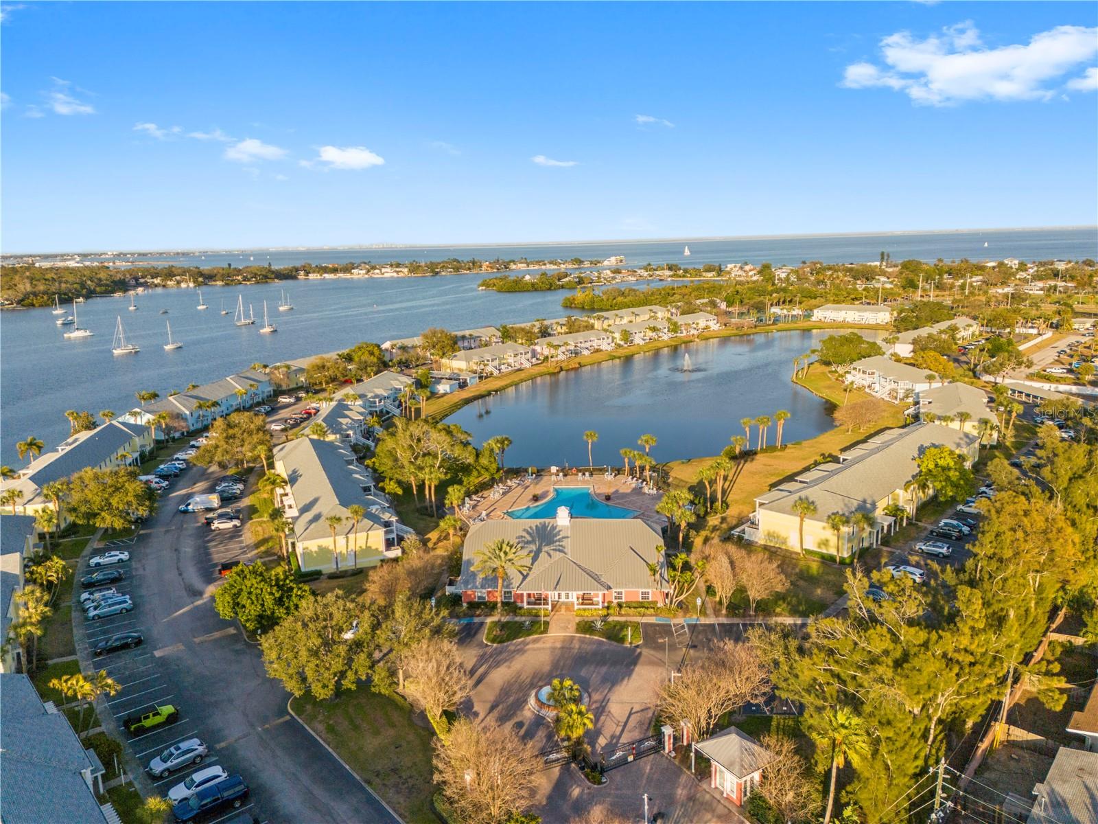 Image 27 of 36 For 125 Pompano Drive Se