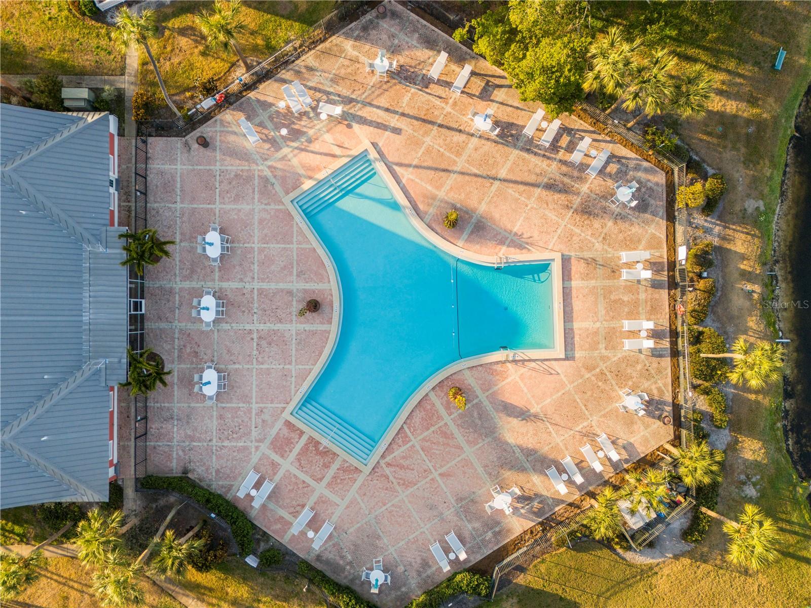 Image 29 of 36 For 125 Pompano Drive Se