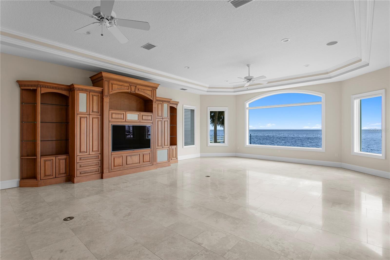 Listing photo id 9 for 1737 Brightwaters Boulevard Ne