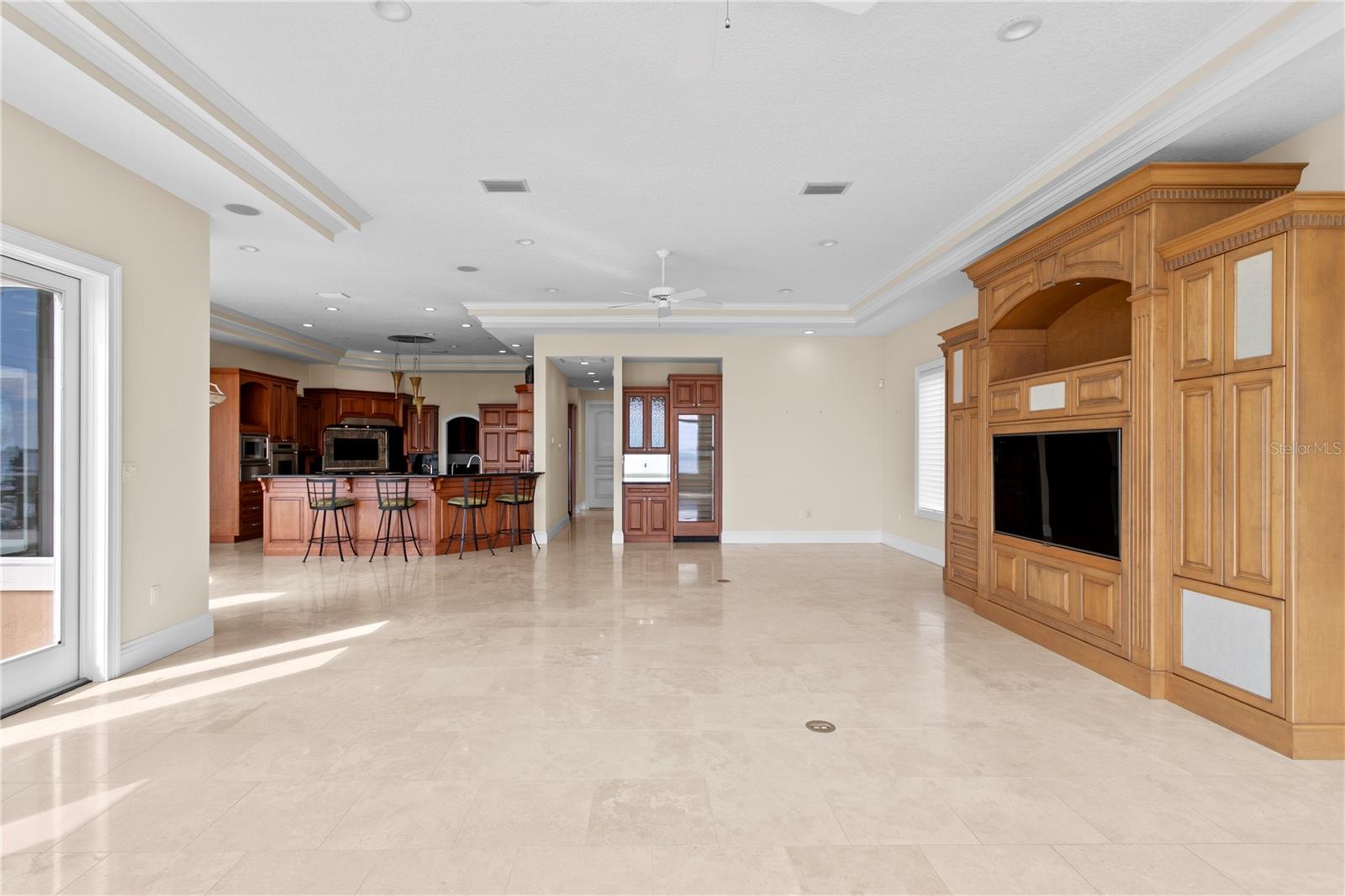 Listing photo id 10 for 1737 Brightwaters Boulevard Ne