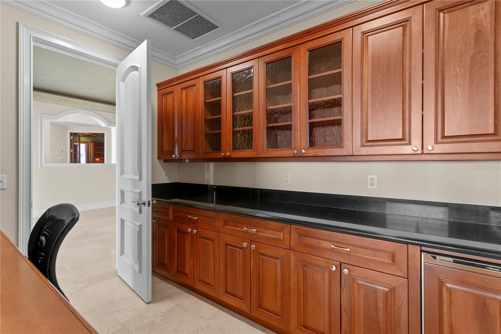 Listing photo id 24 for 1737 Brightwaters Boulevard Ne