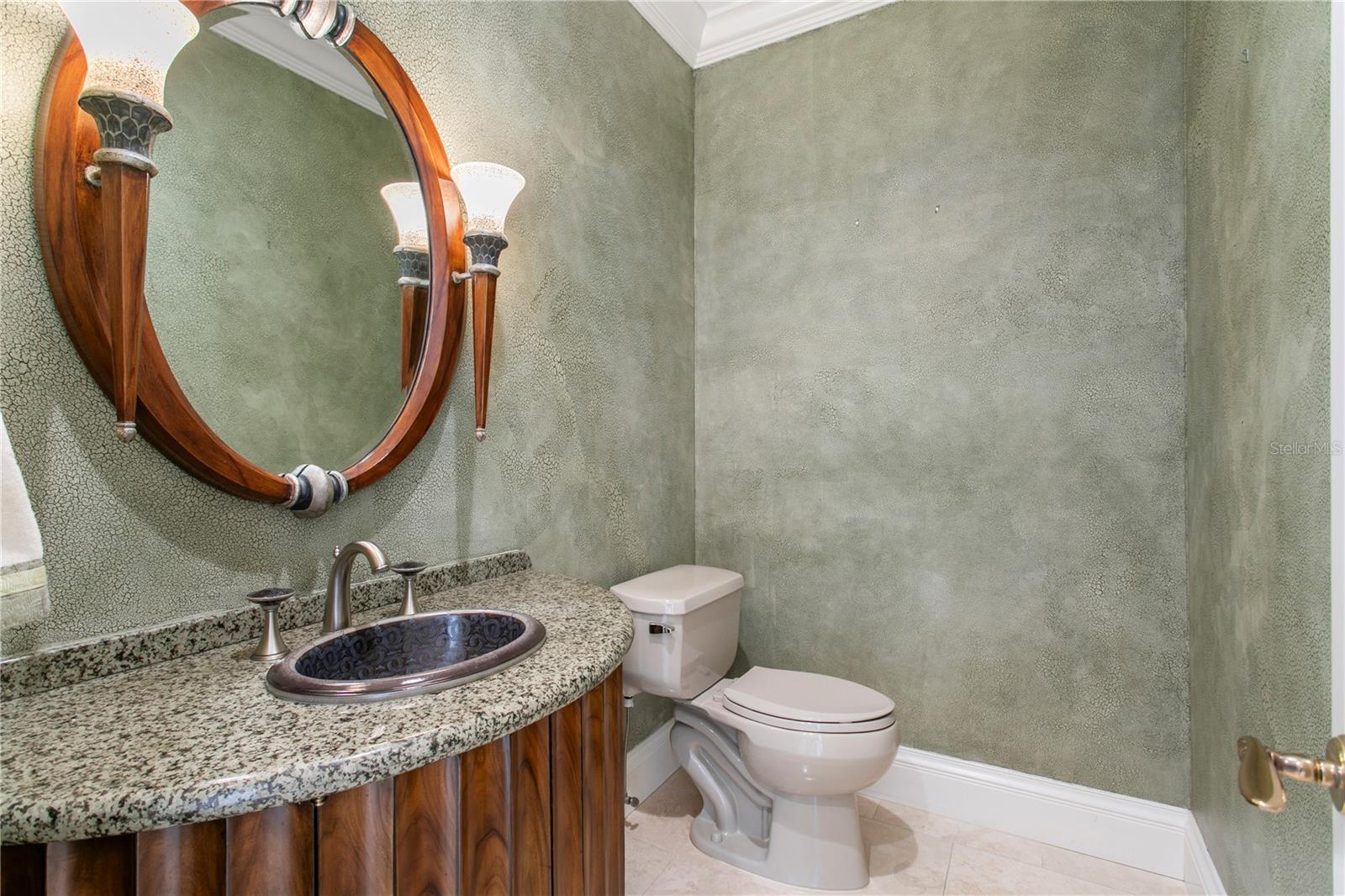 Listing photo id 33 for 1737 Brightwaters Boulevard Ne