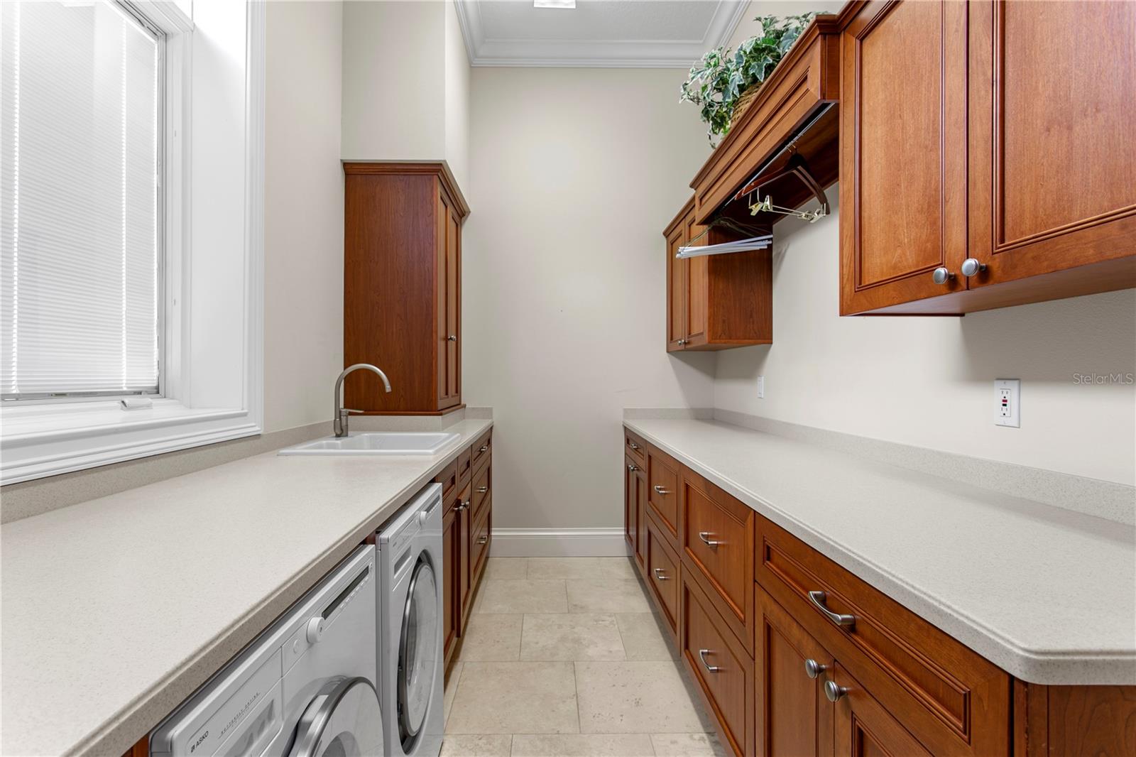 Listing photo id 34 for 1737 Brightwaters Boulevard Ne