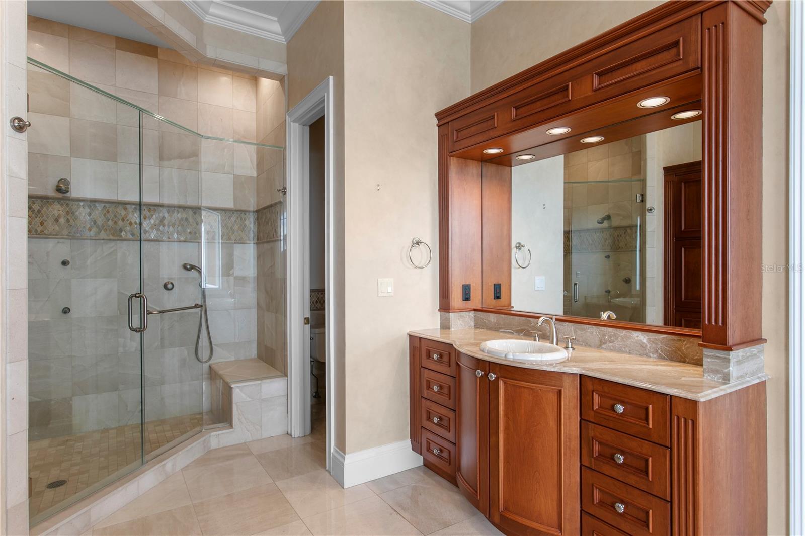 Listing photo id 35 for 1737 Brightwaters Boulevard Ne