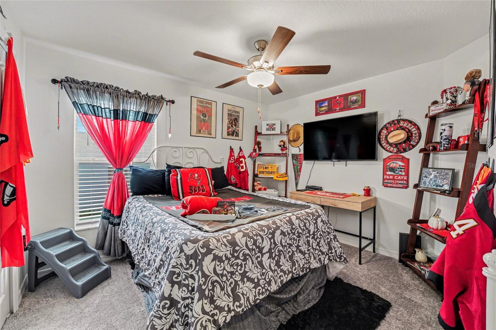 Image 18 of 24 For 1808 Red Loop