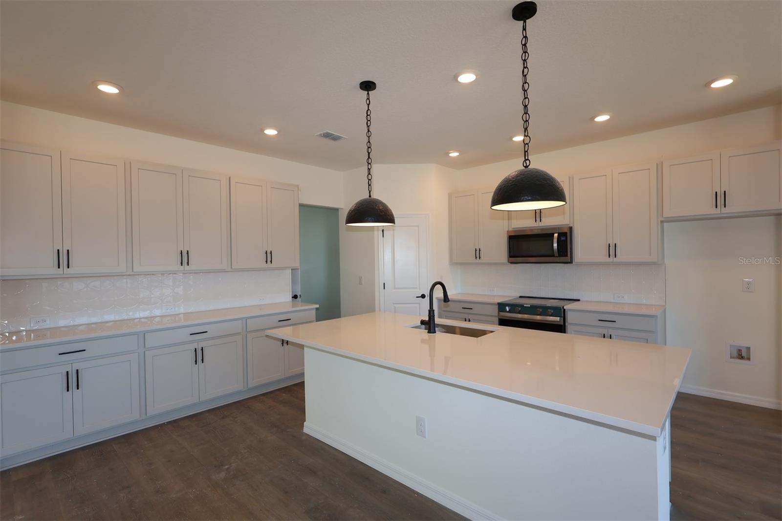 Image 6 of 20 For 622 Kingswood Court