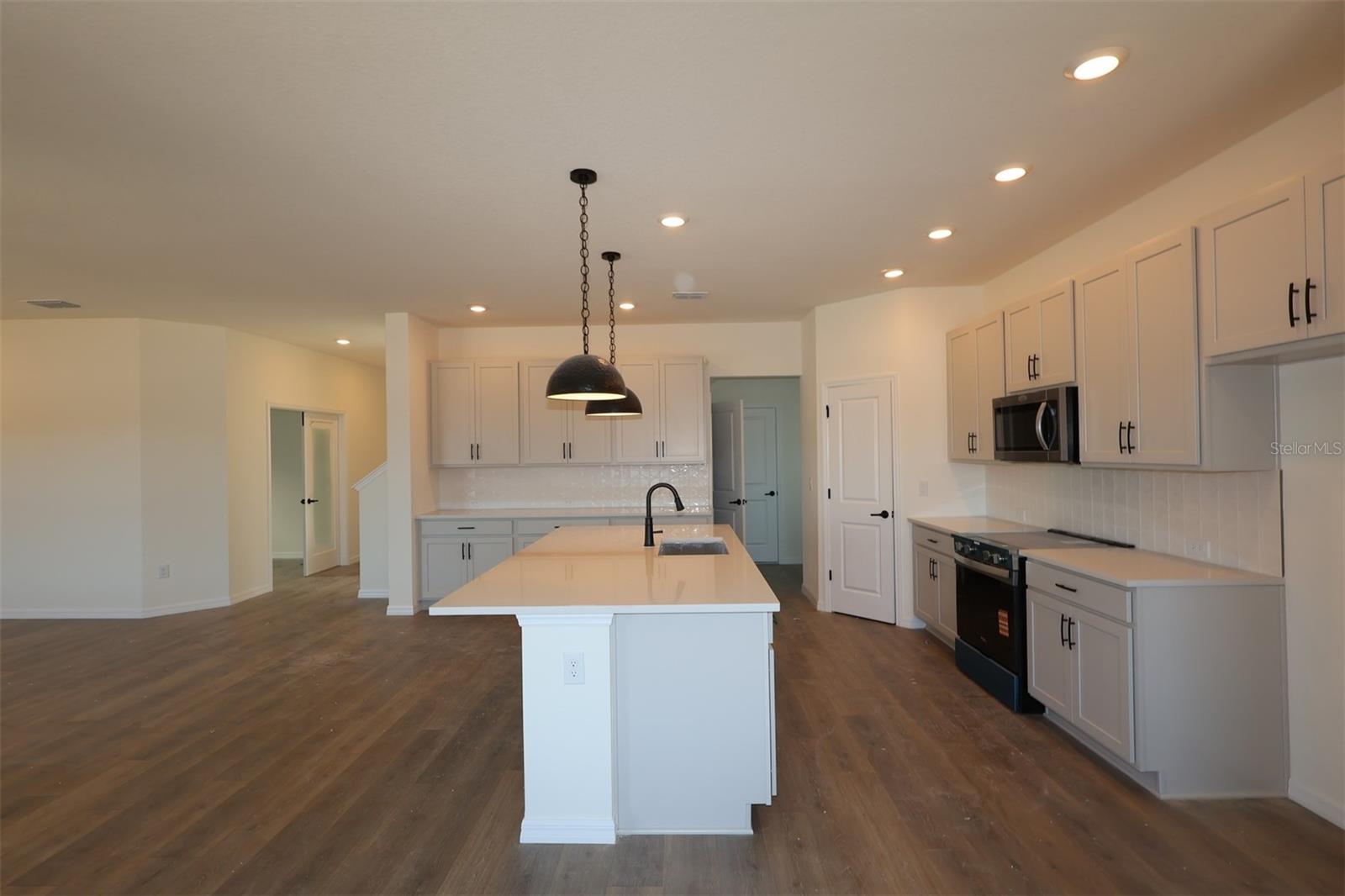 Image 8 of 20 For 622 Kingswood Court