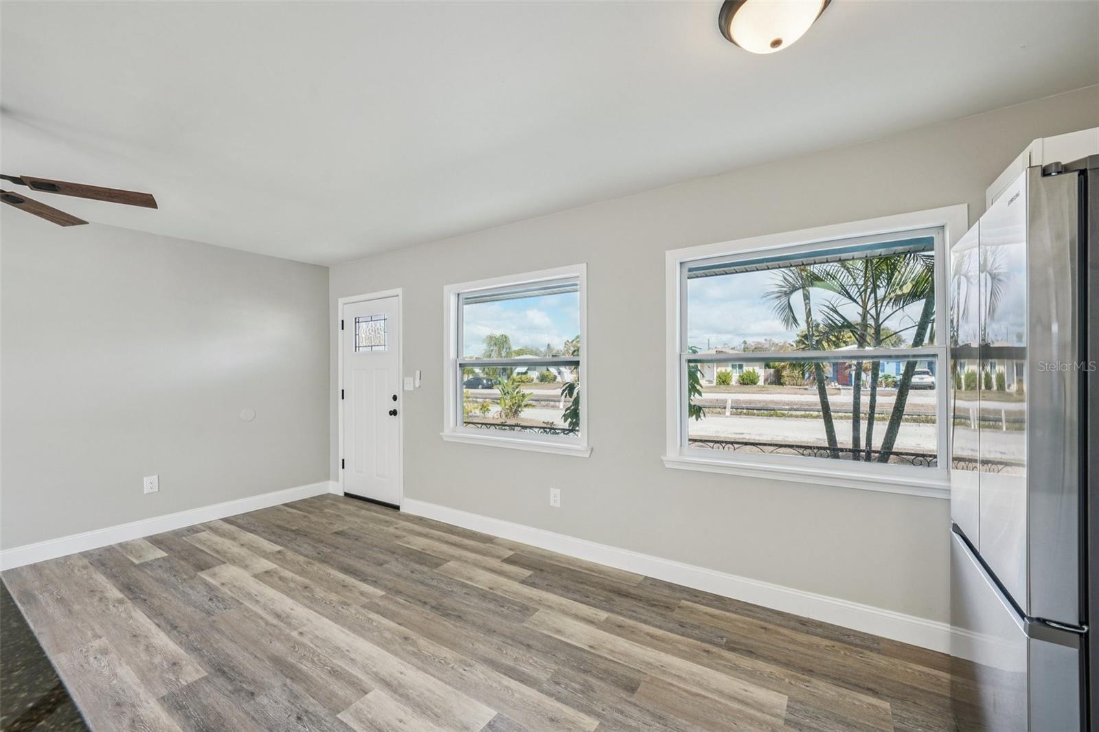 Image 10 of 46 For 5428 Burlington Avenue N