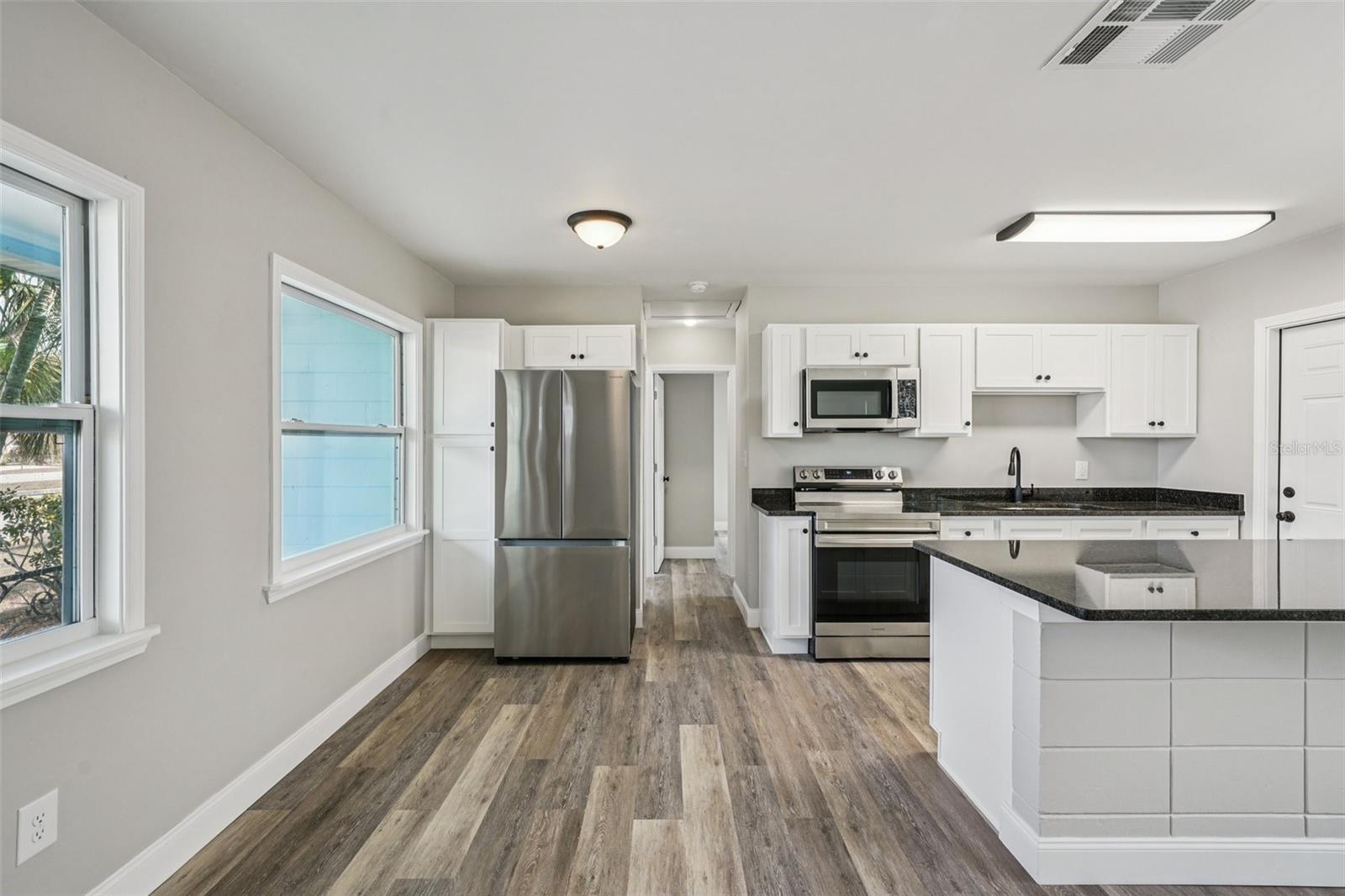 Image 13 of 46 For 5428 Burlington Avenue N