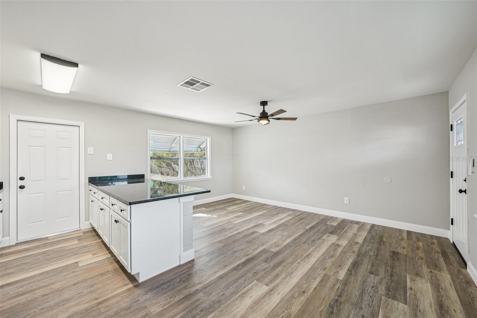 Image 16 of 46 For 5428 Burlington Avenue N