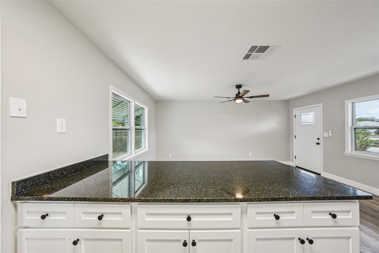 Image 19 of 46 For 5428 Burlington Avenue N