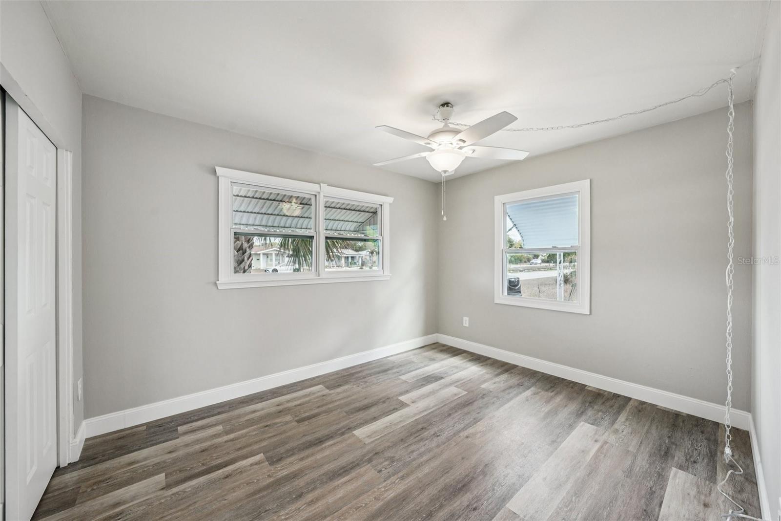 Image 23 of 46 For 5428 Burlington Avenue N