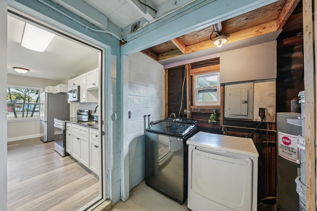 Image 28 of 46 For 5428 Burlington Avenue N