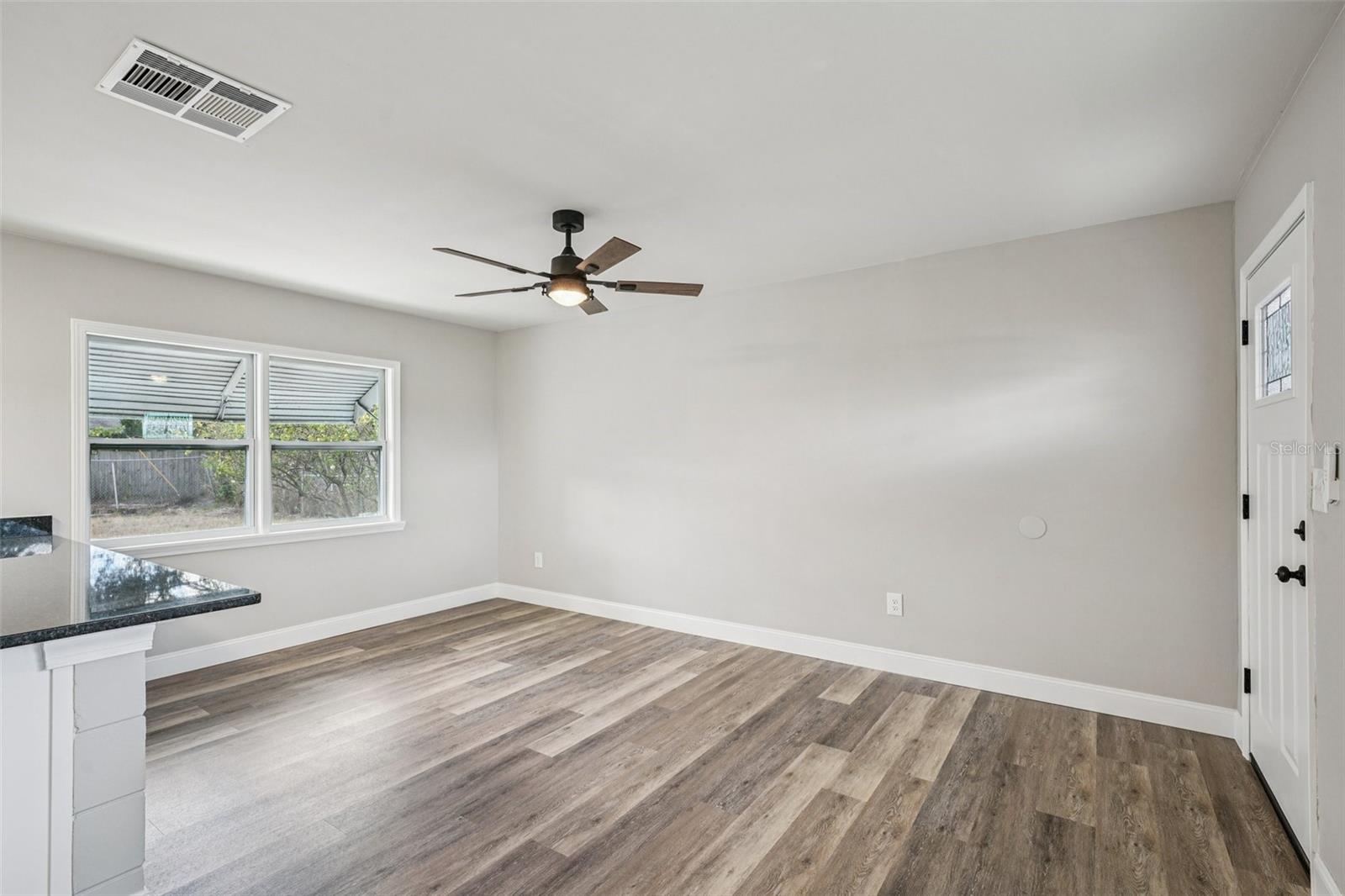 Image 8 of 46 For 5428 Burlington Avenue N