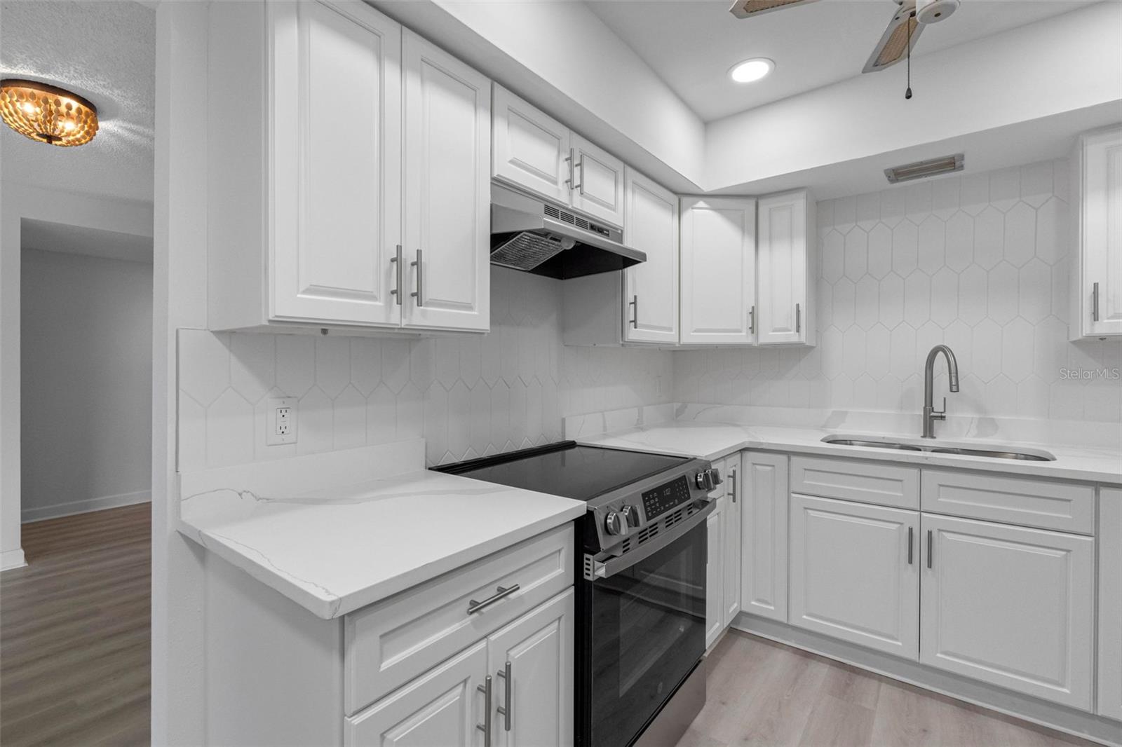 Image 8 of 43 For 1451 Gulf Boulevard 101