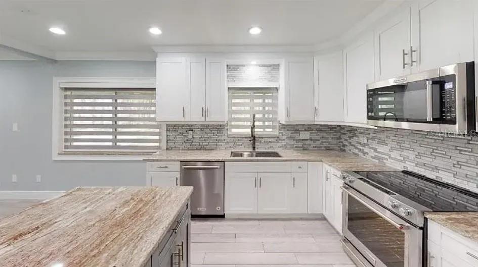 Image 2 of 21 For 9016 Hogans Bend