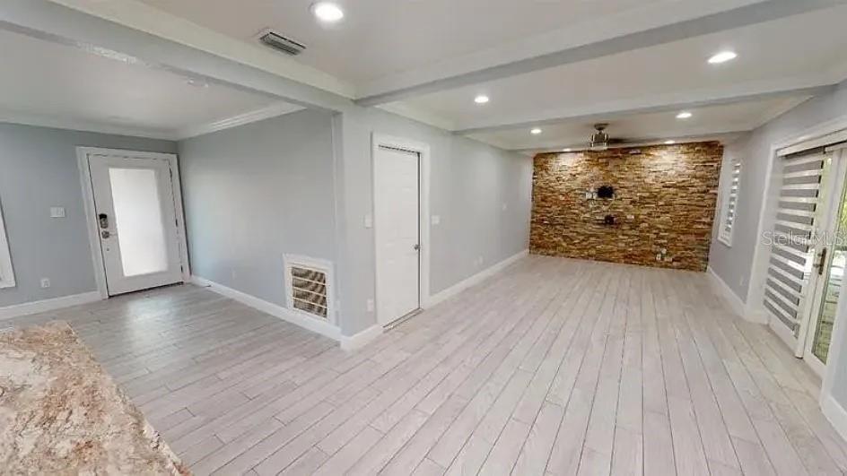 Image 7 of 21 For 9016 Hogans Bend