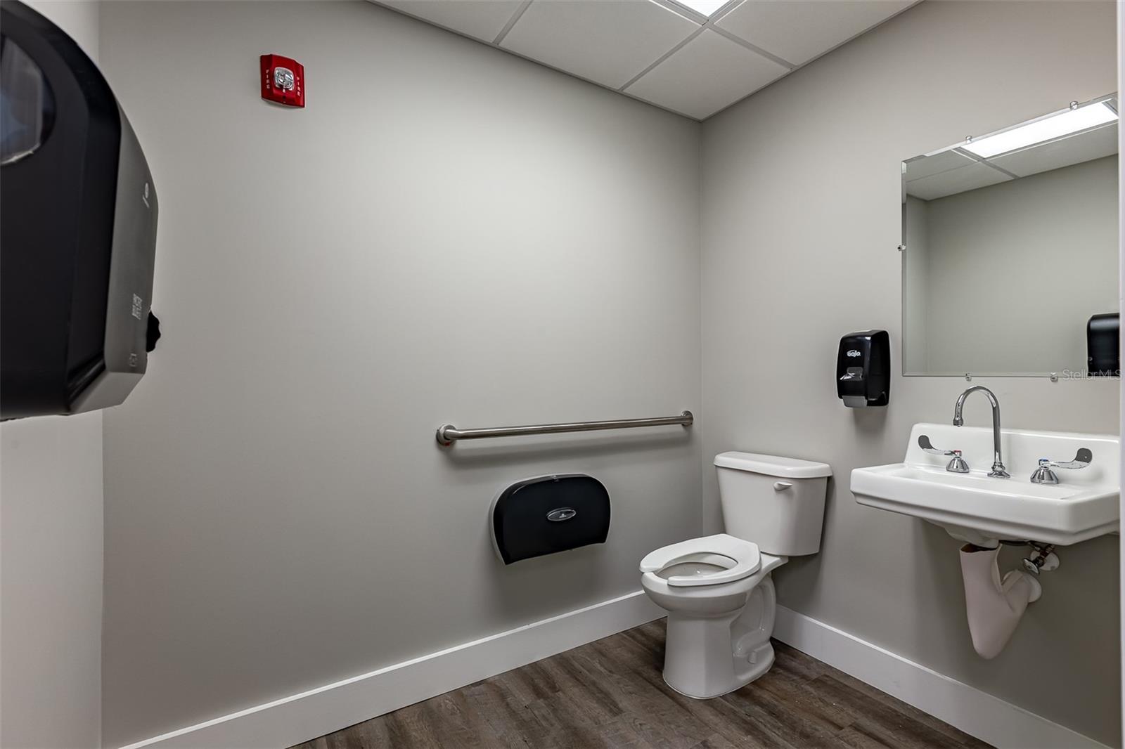 Image 7 of 26 For 1500 Venice Avenue 4f