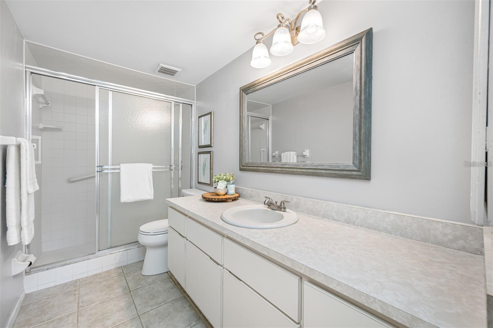 Image 18 of 19 For 1100 Bay Drive 82