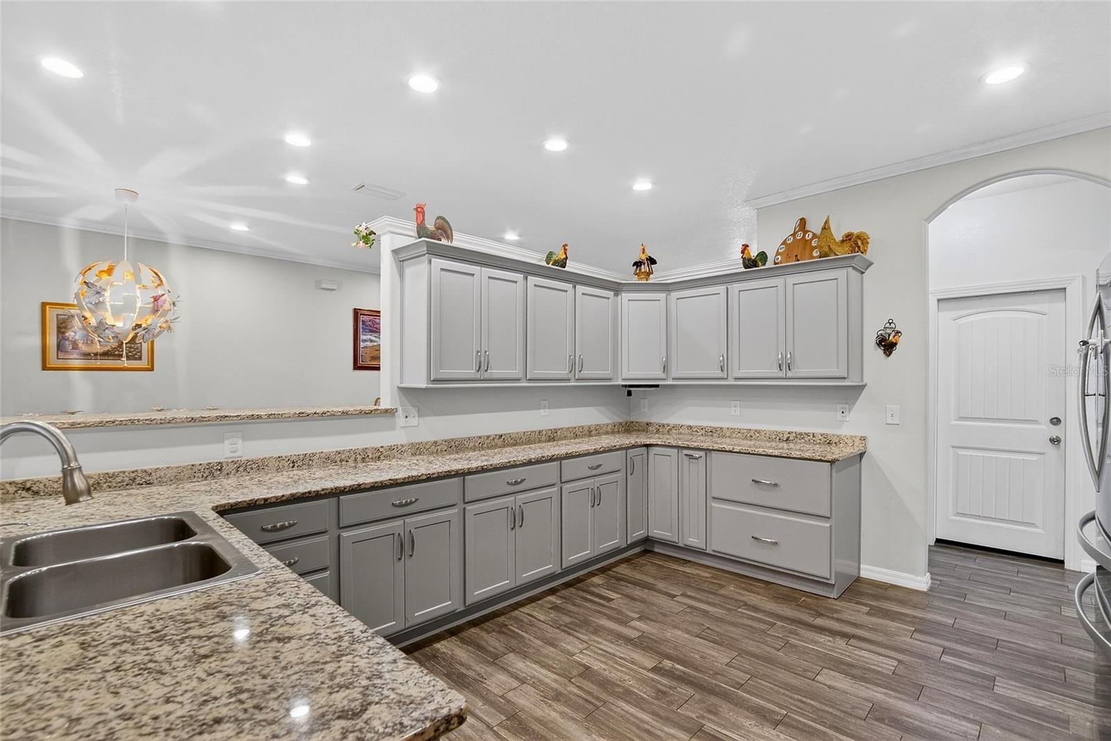 Image 13 of 30 For 730 Pinner Court