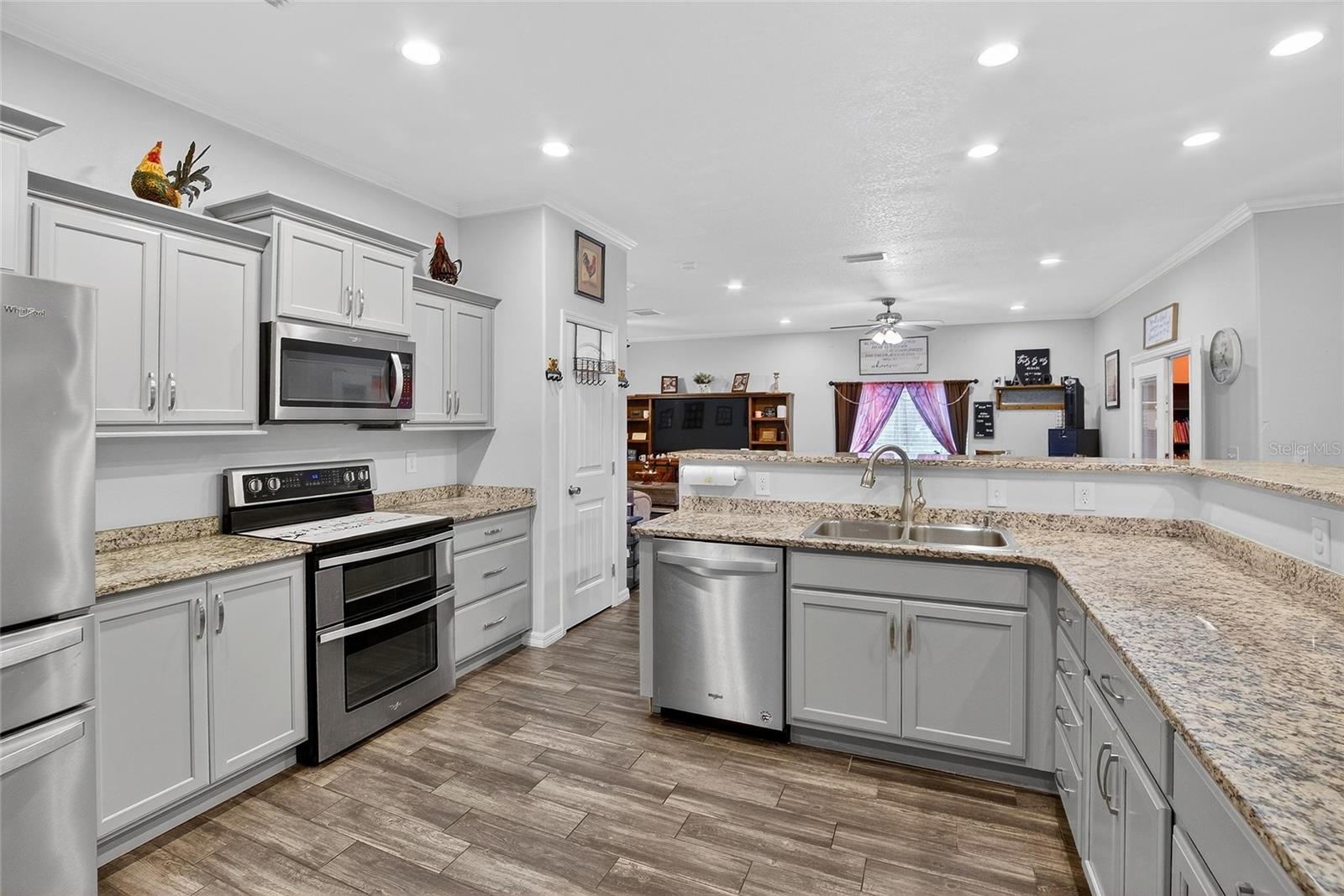 Image 14 of 30 For 730 Pinner Court