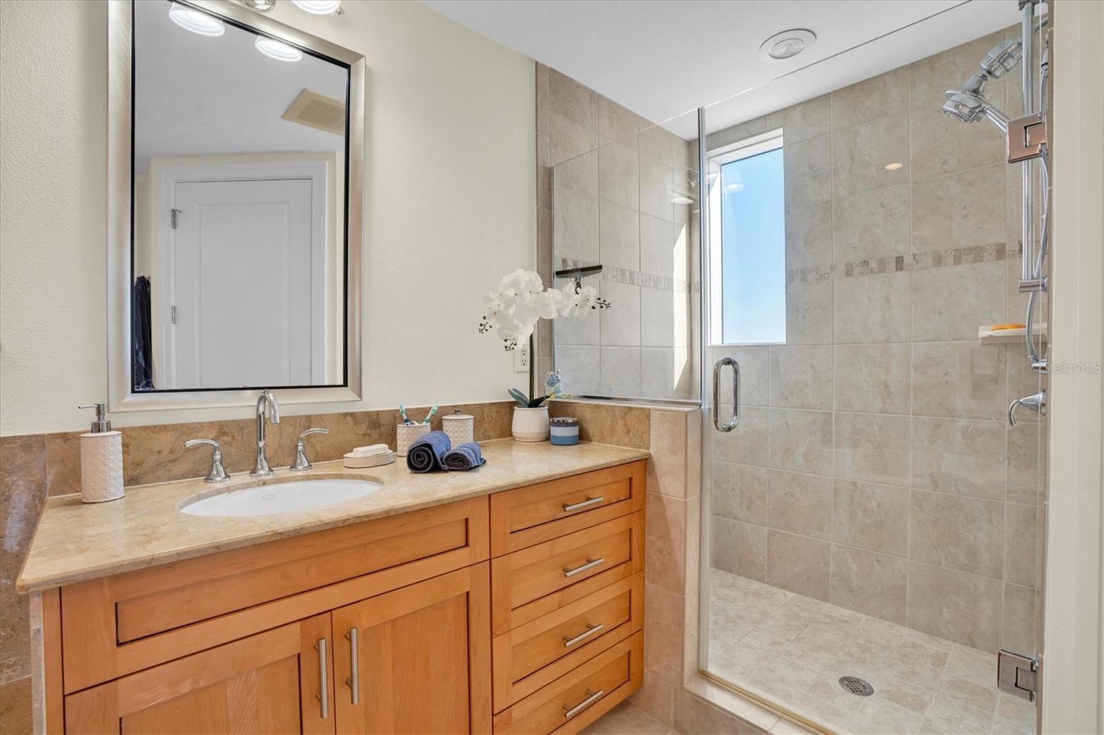 Image 15 of 37 For 331 Cleveland Street 1501