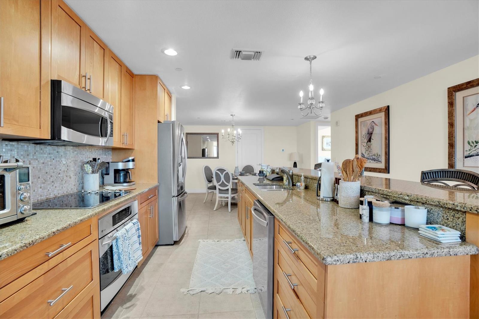 Image 3 of 37 For 331 Cleveland Street 1501