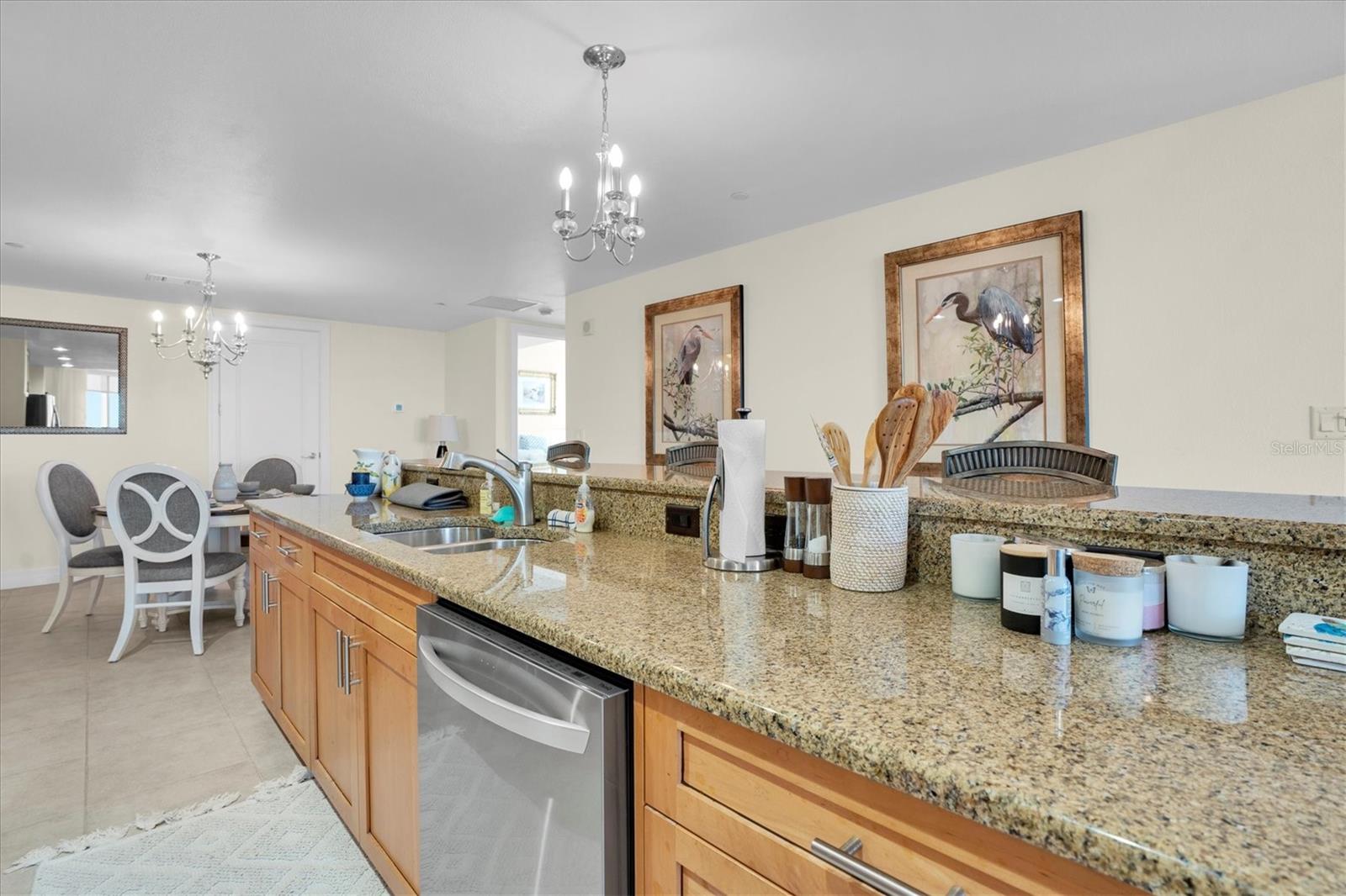 Image 6 of 37 For 331 Cleveland Street 1501