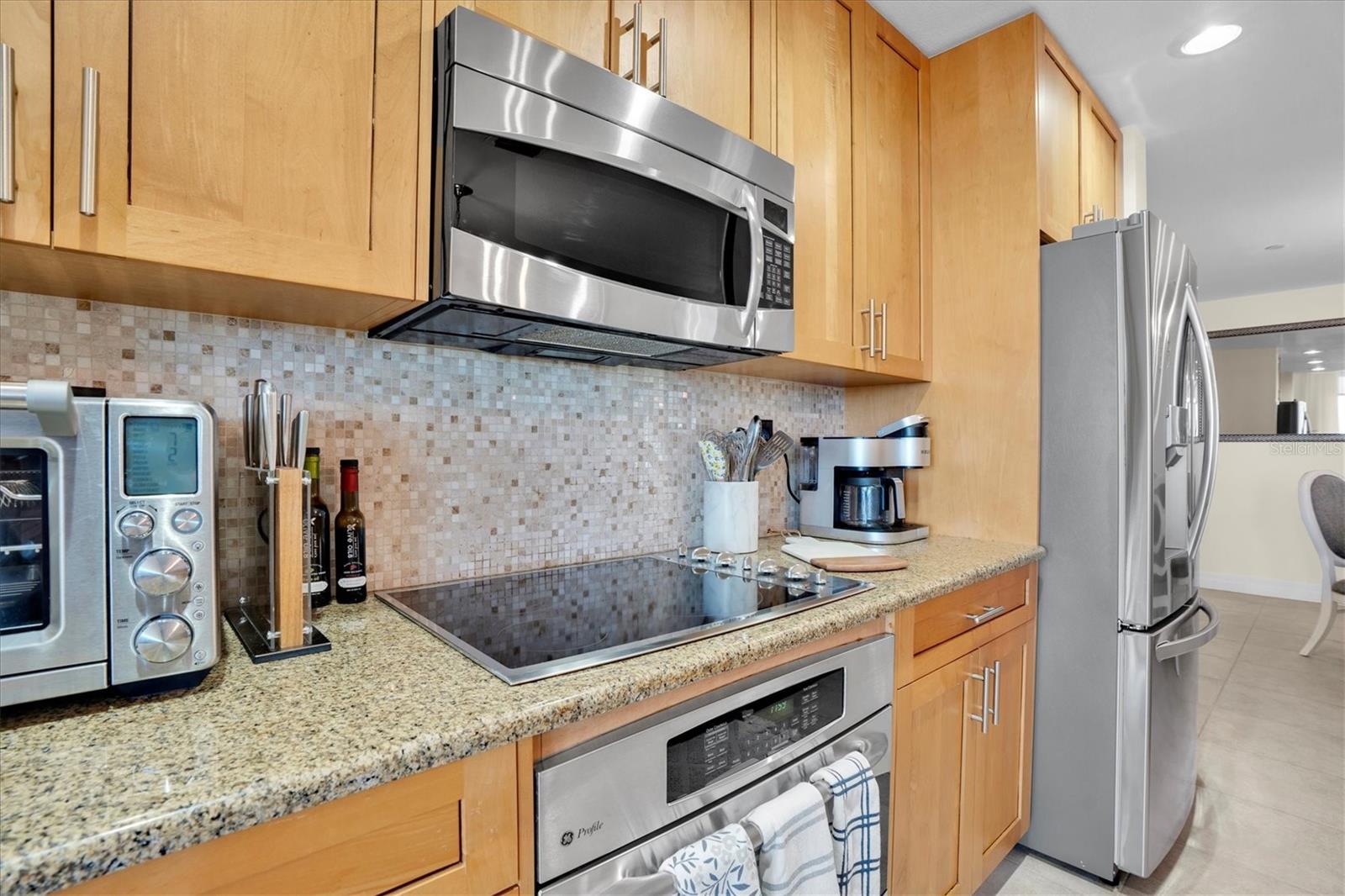 Image 7 of 37 For 331 Cleveland Street 1501