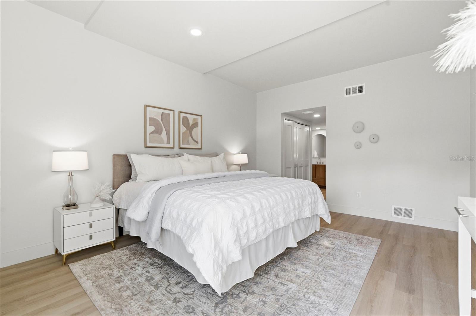 Image 15 of 45 For 557 Pinellas Bayway S 203