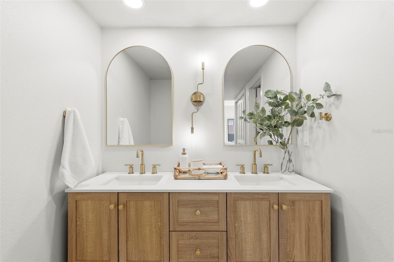 Image 18 of 45 For 557 Pinellas Bayway S 203