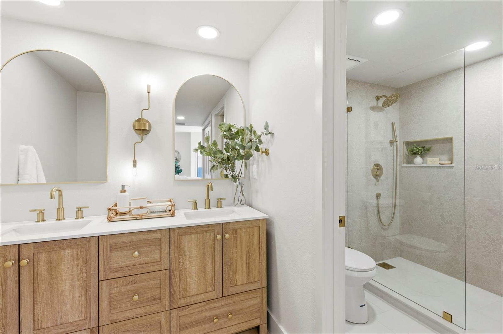 Image 19 of 45 For 557 Pinellas Bayway S 203