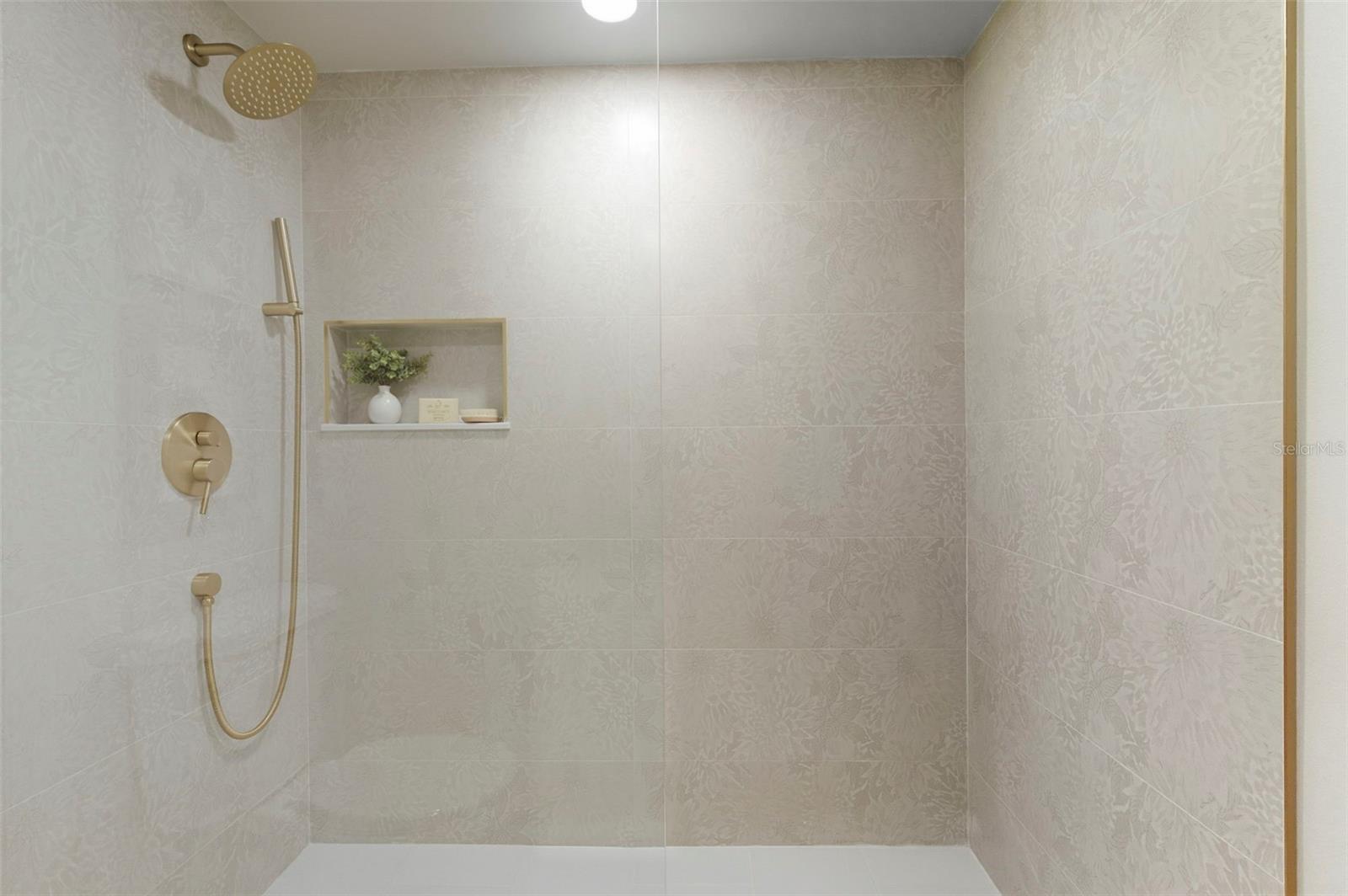 Image 20 of 45 For 557 Pinellas Bayway S 203