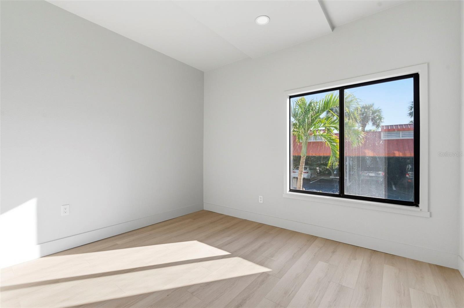 Image 22 of 45 For 557 Pinellas Bayway S 203