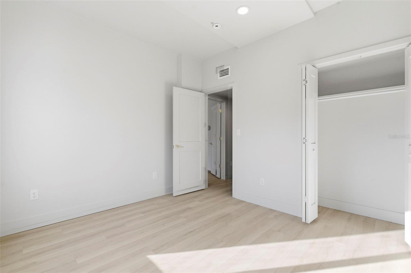 Image 25 of 45 For 557 Pinellas Bayway S 203