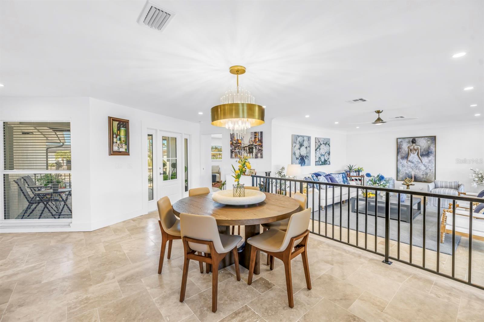 Listing photo id 10 for 795 Capri Boulevard