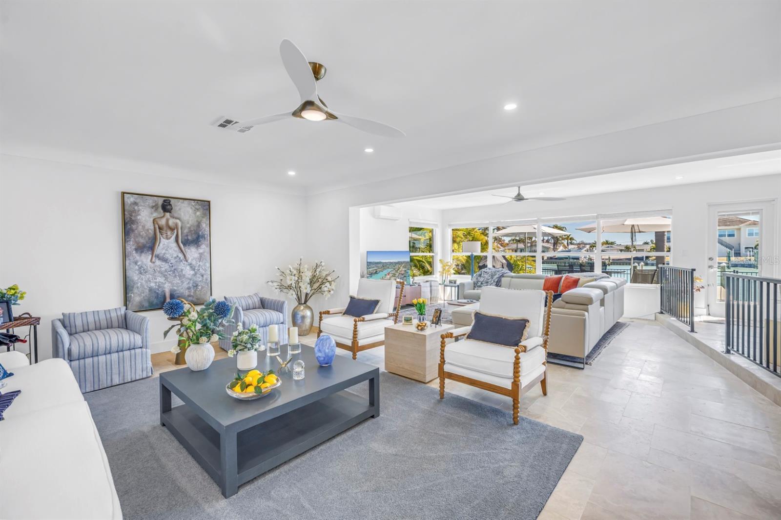 Listing photo id 19 for 795 Capri Boulevard