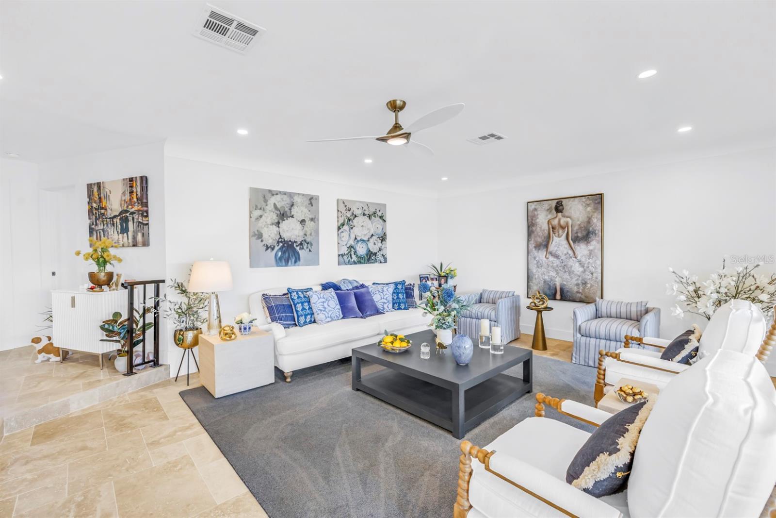 Listing photo id 21 for 795 Capri Boulevard