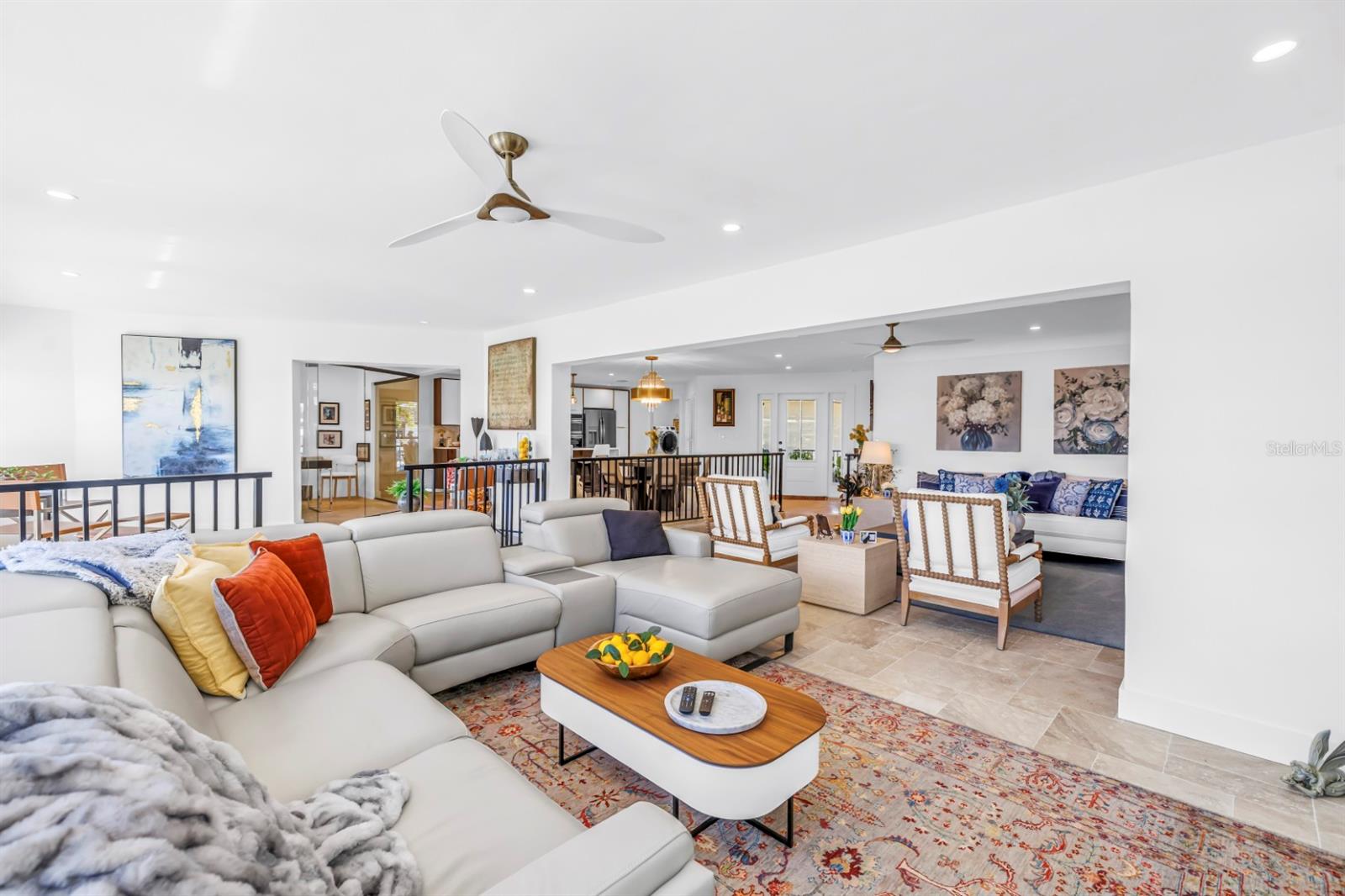 Listing photo id 26 for 795 Capri Boulevard