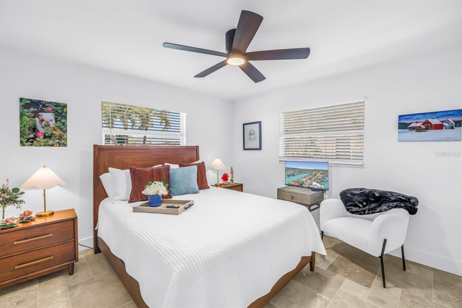 Listing photo id 33 for 795 Capri Boulevard