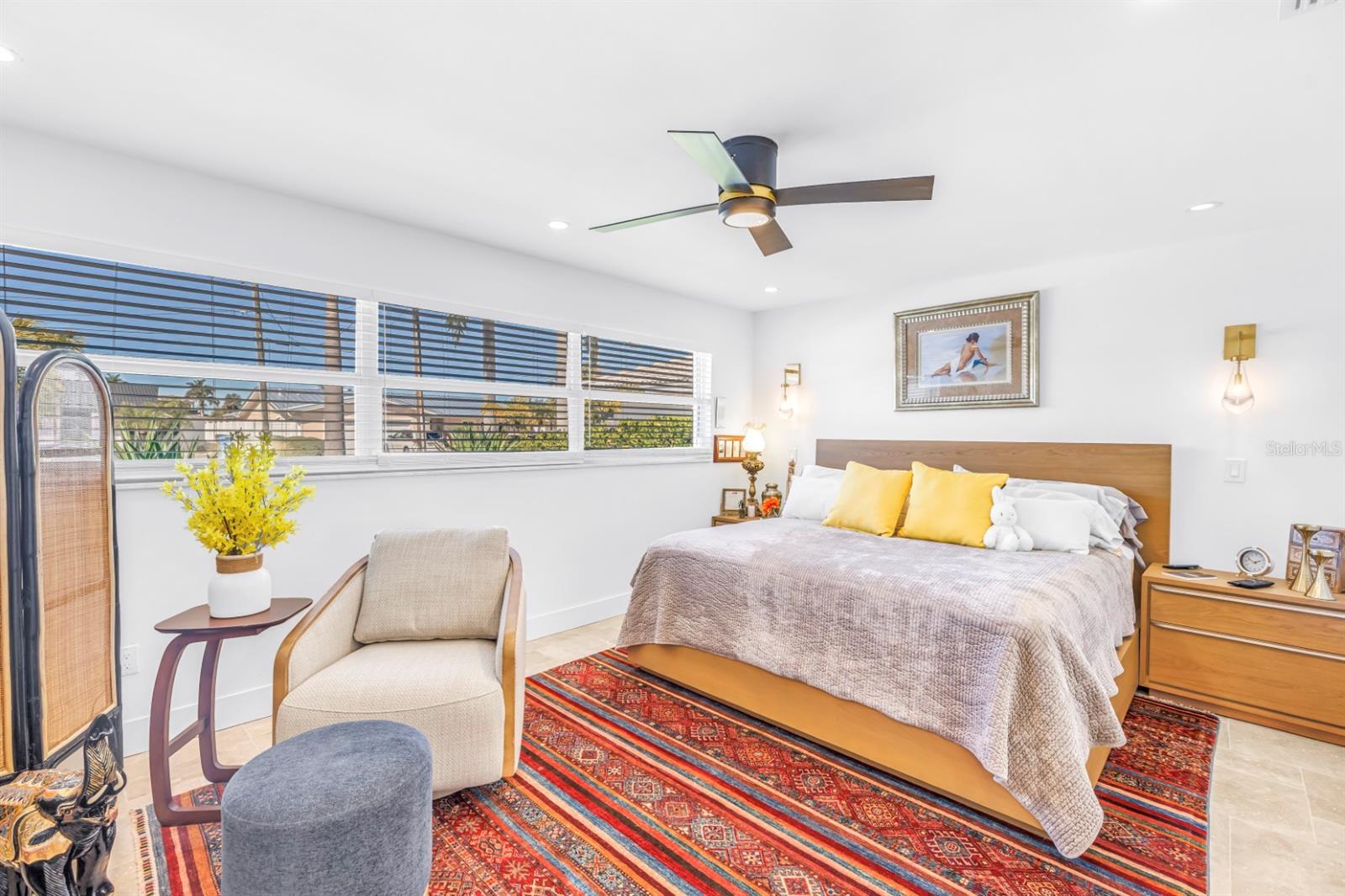 Listing photo id 41 for 795 Capri Boulevard