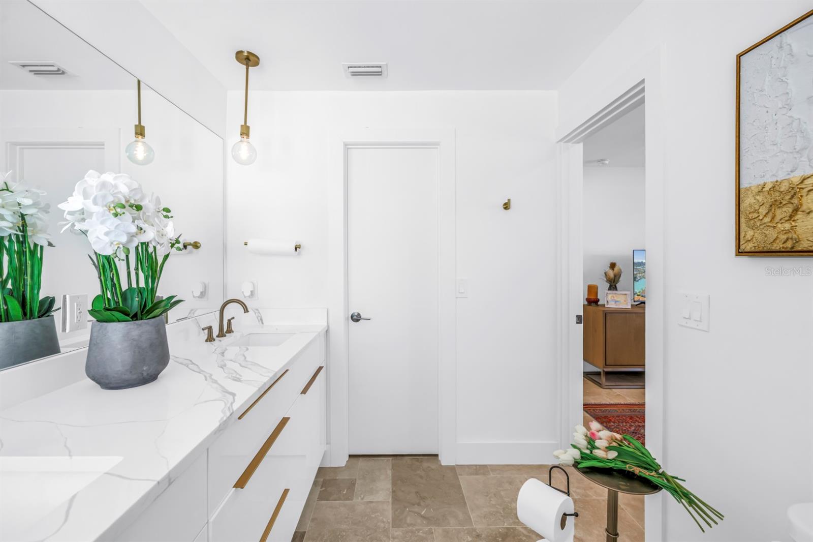 Listing photo id 45 for 795 Capri Boulevard