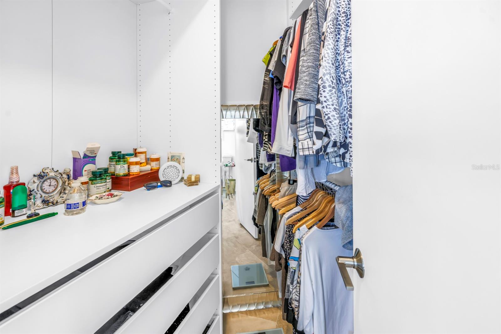 Listing photo id 46 for 795 Capri Boulevard