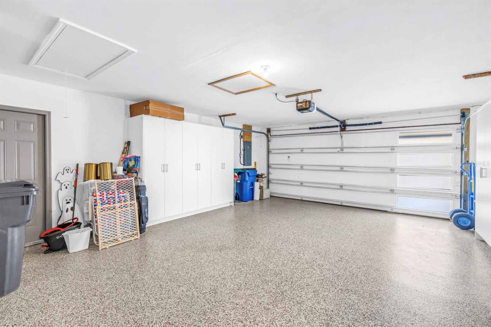 Listing photo id 48 for 795 Capri Boulevard